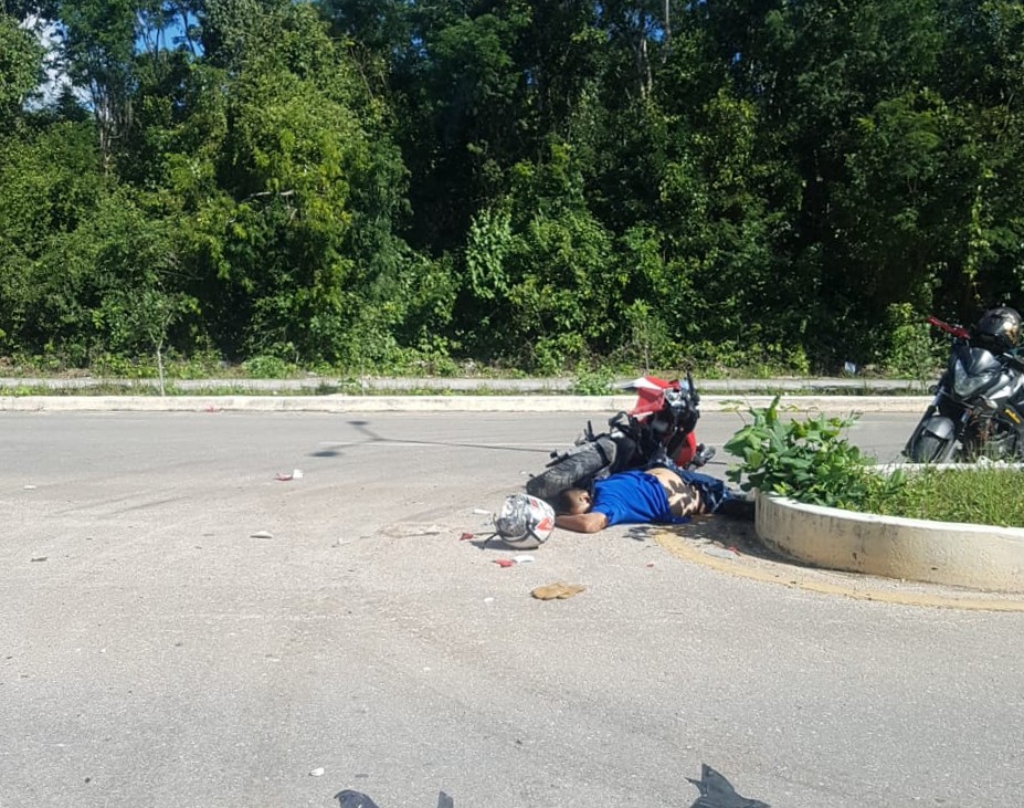 Muere motociclista tras impactarse contra camión de volteo en Playa del Carmen