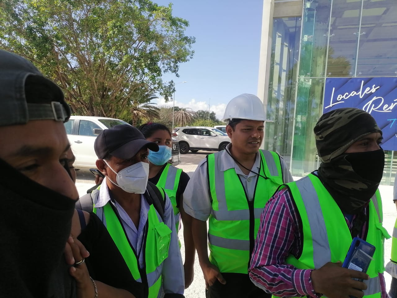 Denuncian trabajadores del Tren Maya en Playa del Carmen irregularidades de empresa contratista
