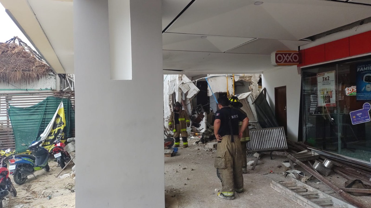 Mueren dos en explosión en el centro de Playa del Carmen