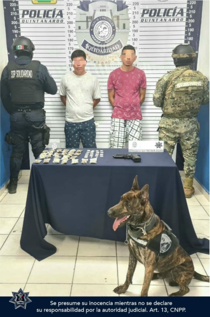 Caen dos hombres con drogas y réplica de una pistola en Playa del Carmen
