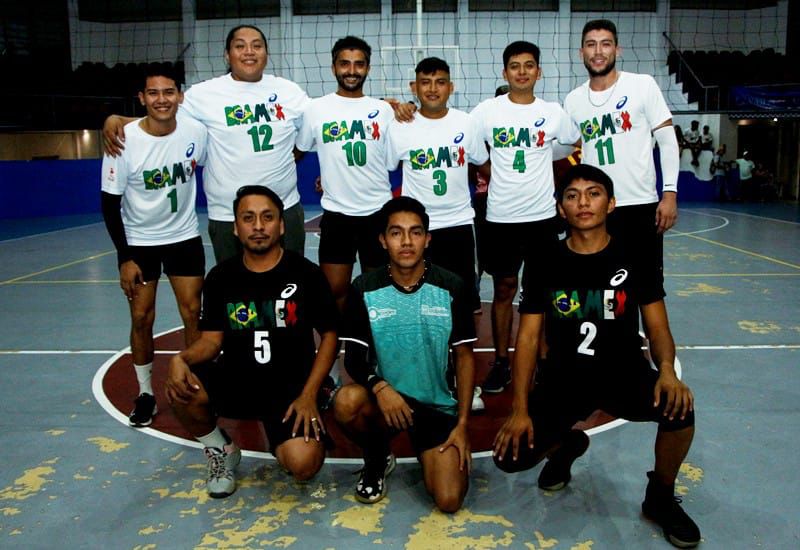 BraMex se impone a Los Aztecas en juego amistoso de voleibol de sala
