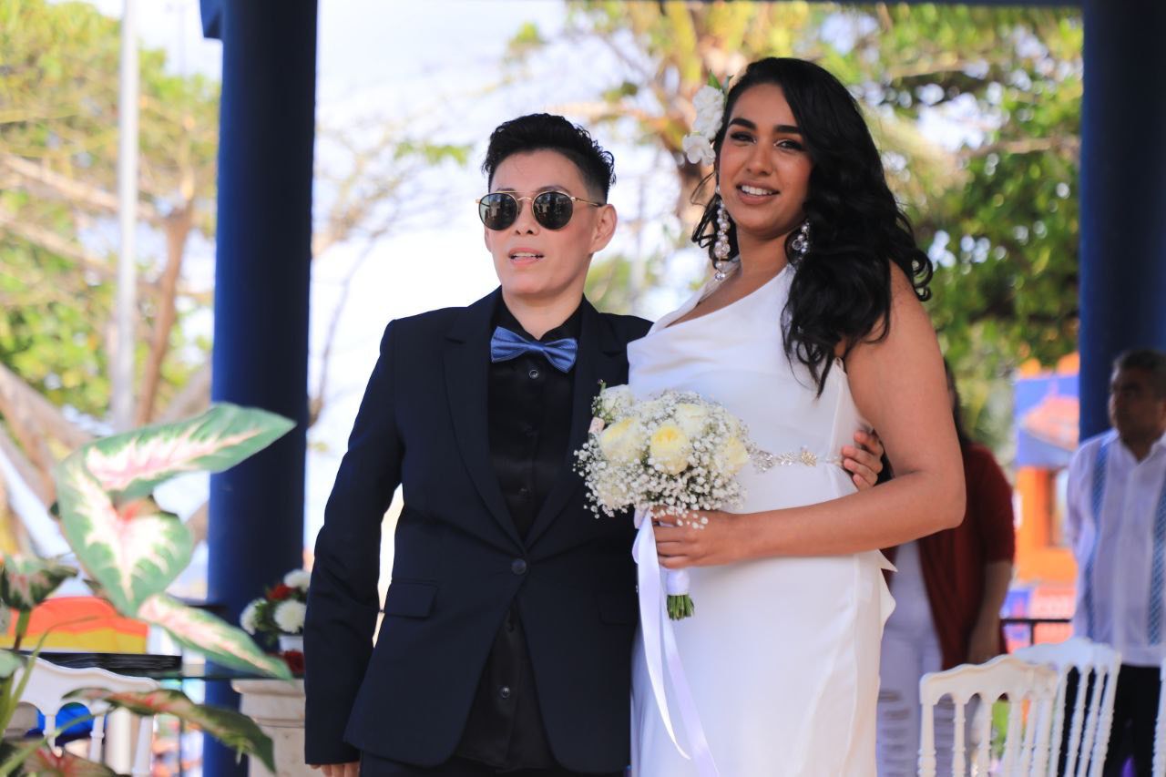 Se casan tres parejas en bodas igualitarias