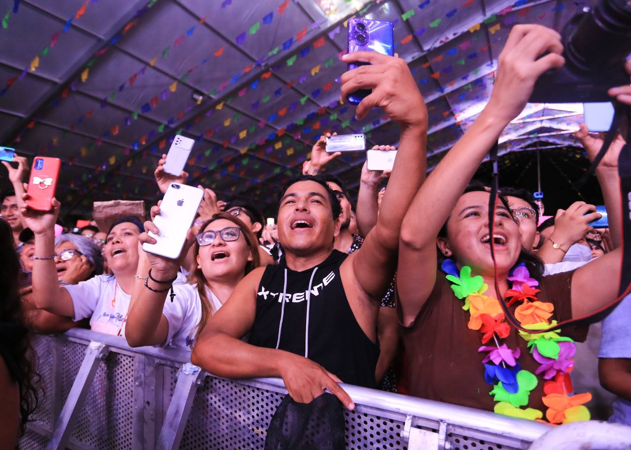 Gloria Trevi abre espectacularmente los conciertos en la plaza 28 de Julio