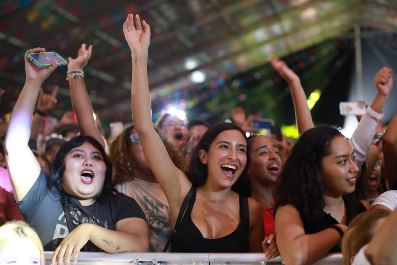 Piso 21 cierra espectacularmente los conciertos de la Feria Playa del Carmen