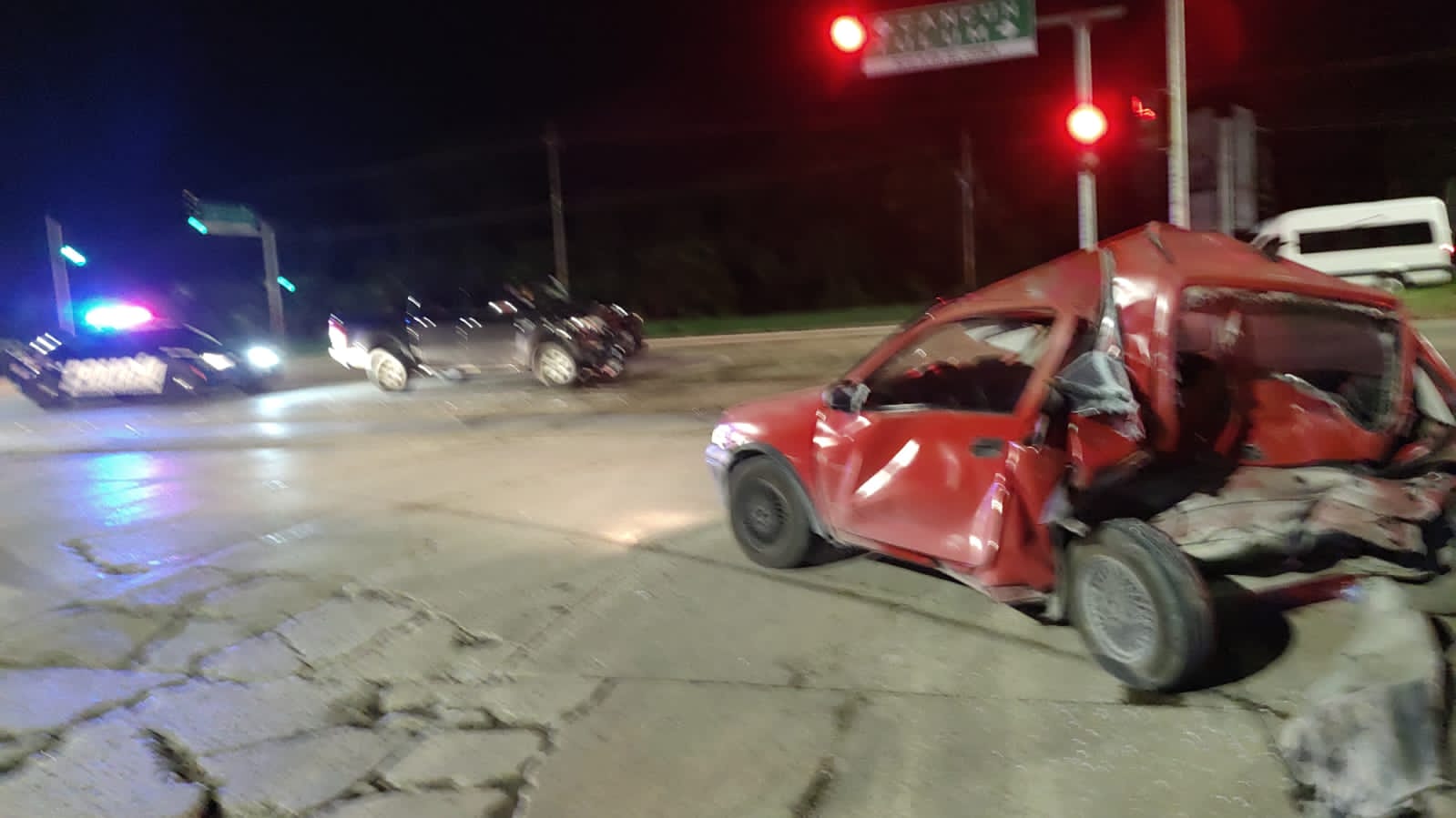 Aparatoso accidente vehicular deja un muerto en el Bulevar Playa del Carmen