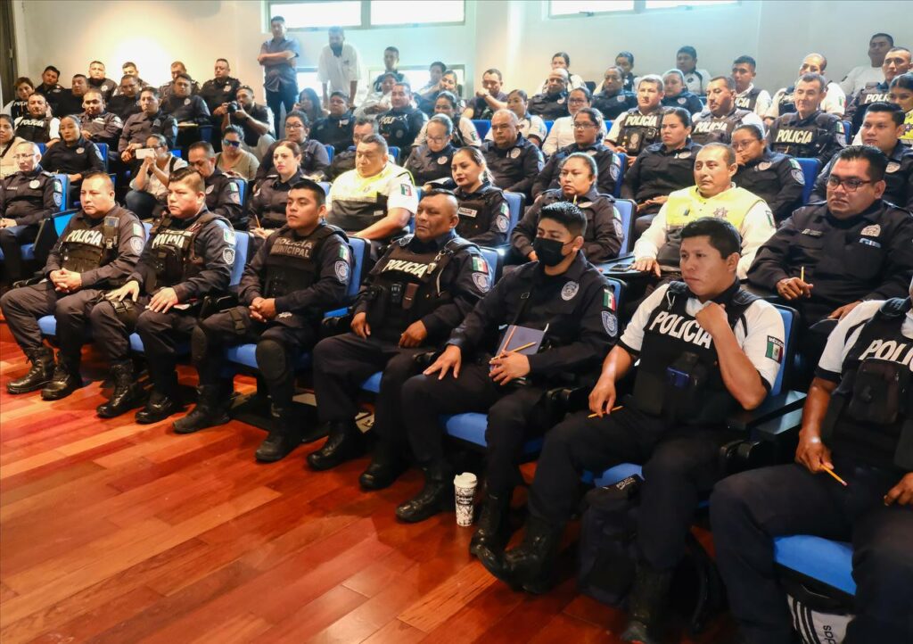 Lili Campos brindará dignificación integral a la policía municipal