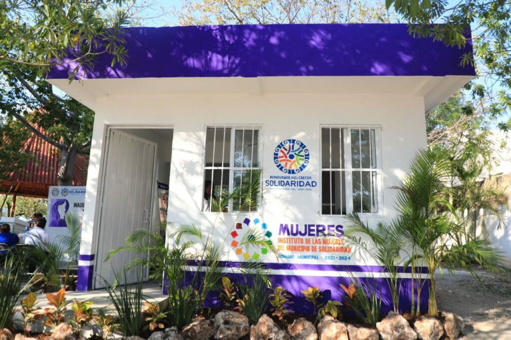 Lili Campos inauguró el Quinto Punto Violeta en apoyo contra la violencia hacia las mujeres