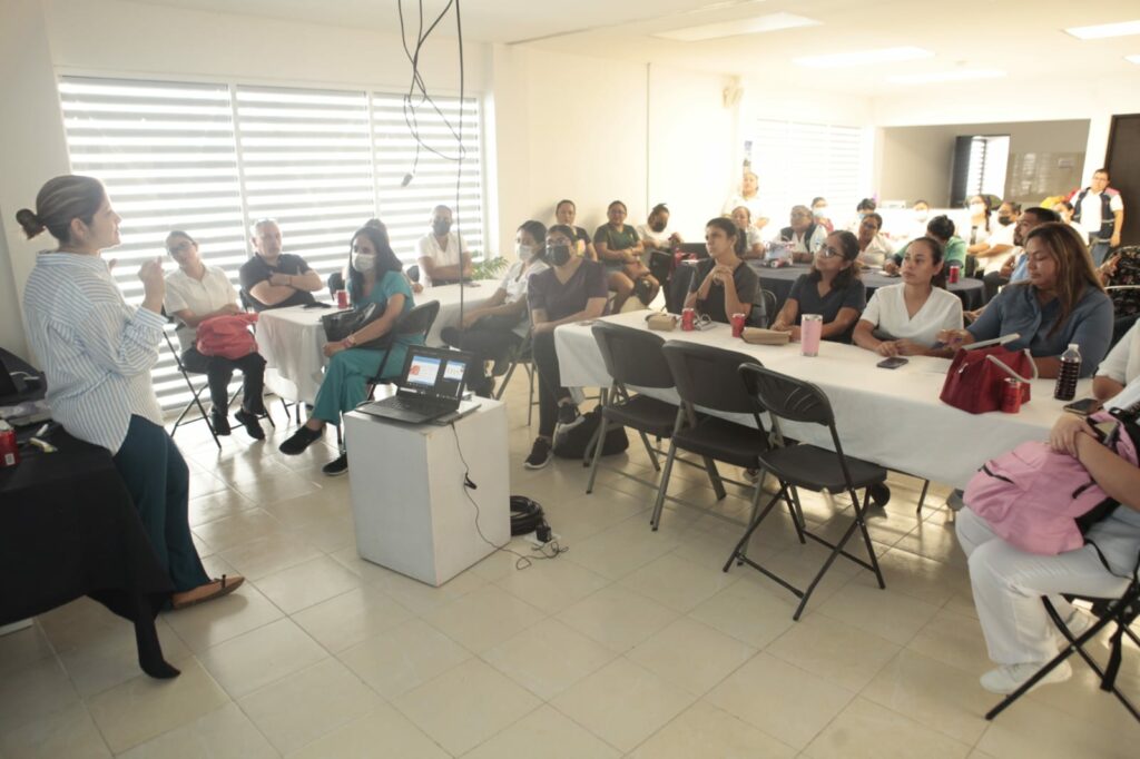 Capacitan a trabajadores de la salud en el uso de implante anticonceptivo