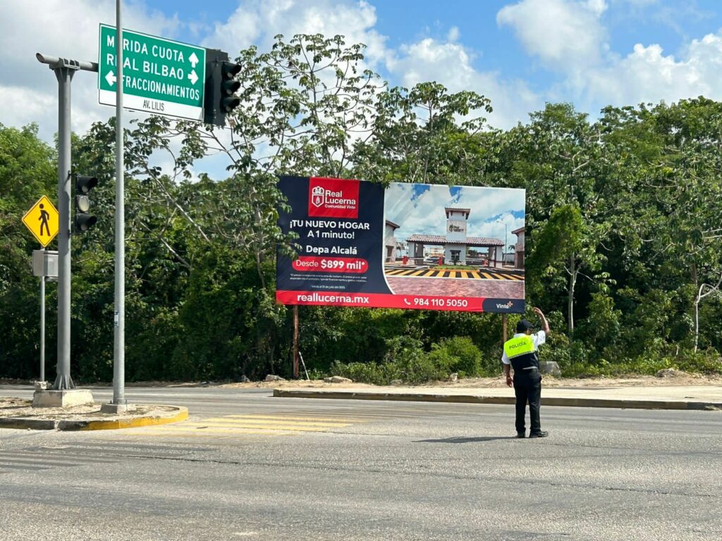 Apagón de 14 horas en el norponiente de Playa del Carmen; tras reanudarse el servicio se incendió un registro