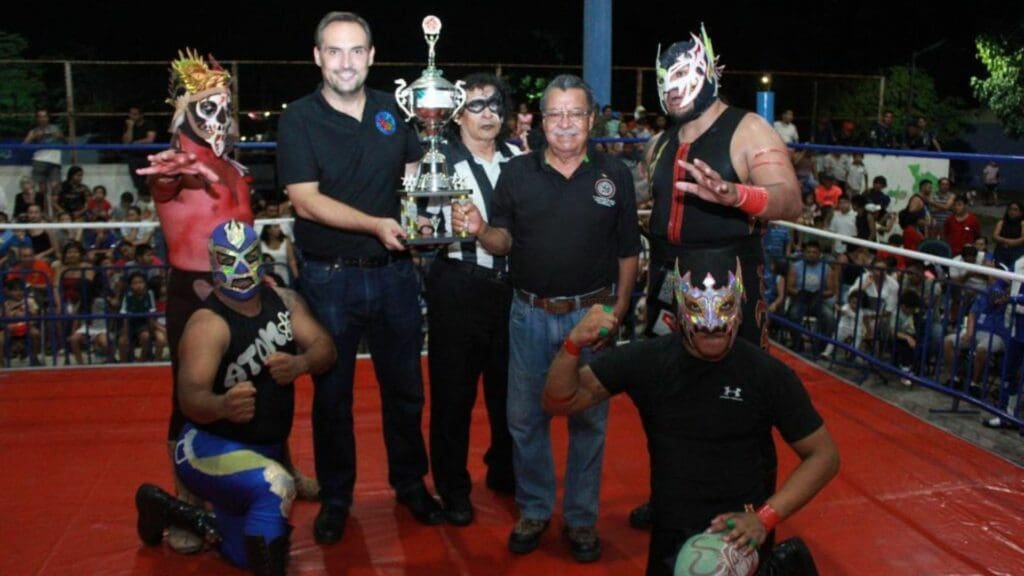 Los Rudos aplacaron los aires del Huracán Ramírez y el Duende Verde