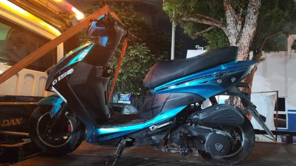 Ataque a la delincuencia: Policía de Solidaridad recupera moto y detiene a tres sujetos