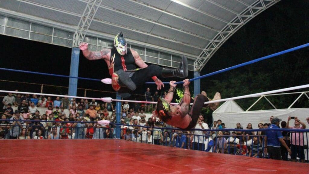 Los Rudos aplacaron los aires del Huracán Ramírez y el Duende Verde