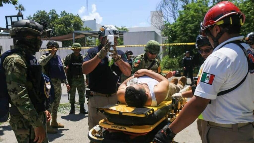 Se fortalece la protección civil; rescatan a persona en simulacro de huracán categoría 3 en Playa del Carmen