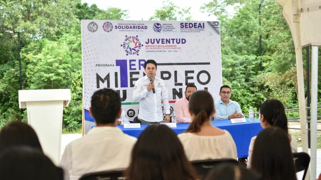 Más de 700 vacantes a estudiantes con la Feria "Mi 1er Empleo Juvenil"