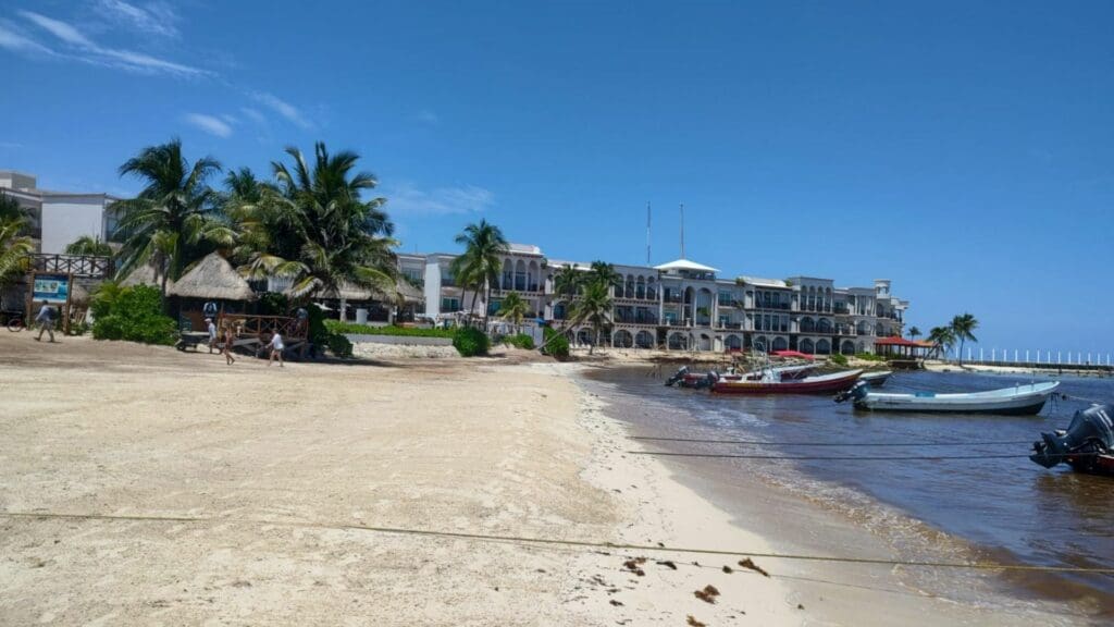 Ayuntamiento impugnará relleno de arena de El Recodo de Playa del Carmen aprobado por Semarnat