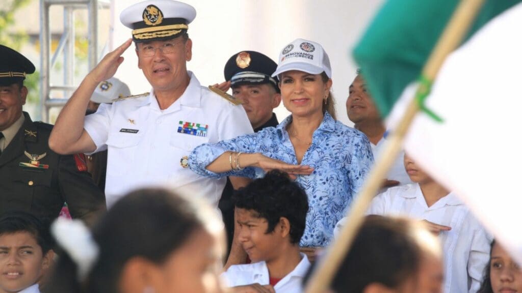 Participativo y vistoso desfile por el CXIII Aniversario de la Revolución Mexicana