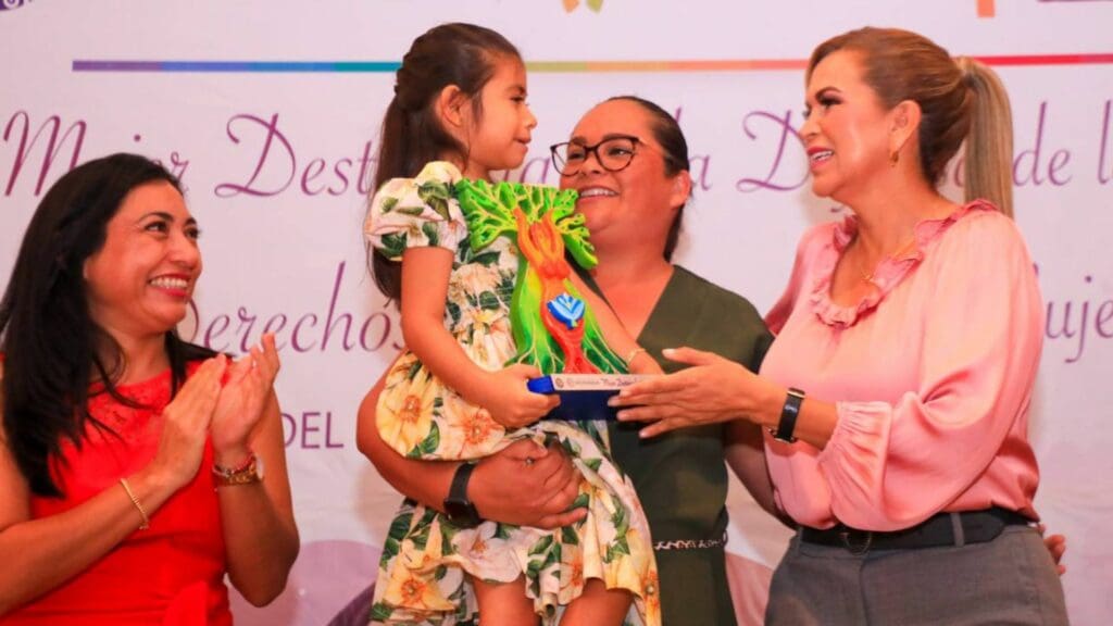 Reconocen a mujeres solidarenses destacadas