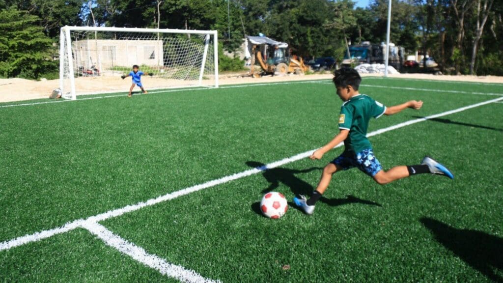 Cristo Rey ya cuenta con área deportiva